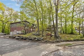 215 Edgemoor Rd #H, Bridgeport, CT 06606