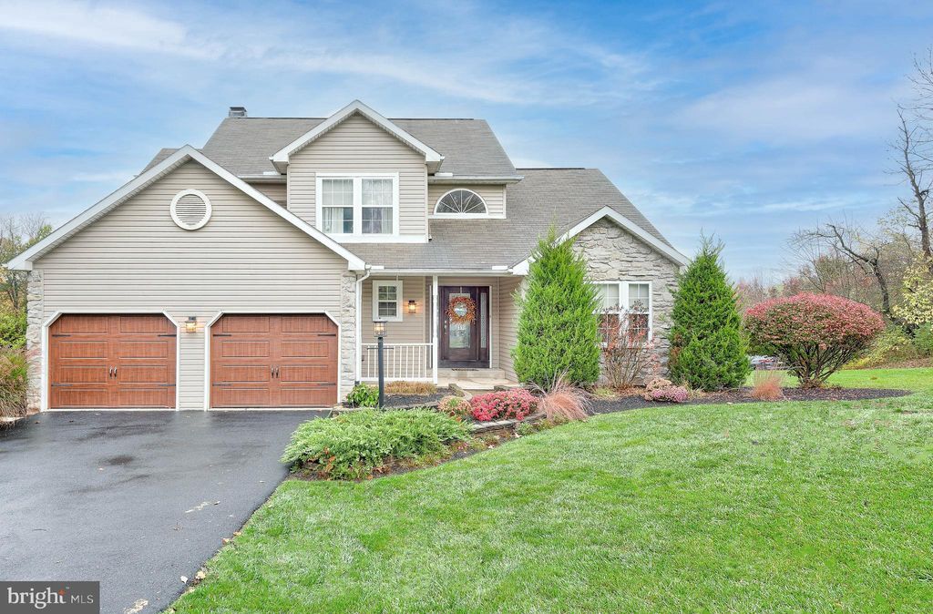 20 Turnberry Dr, Etters, PA 3 Bed, 3 Bath SingleFamily Home 42