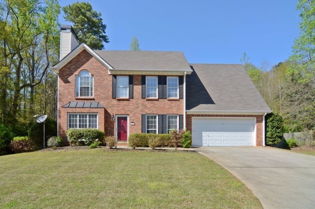 1011 Crown River Pkwy, Mcdonough, GA 4 Bed, 2.5 Bath SingleFamily
