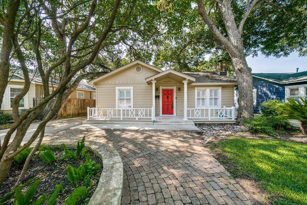210 Castano Ave, Alamo Heights, TX 78209