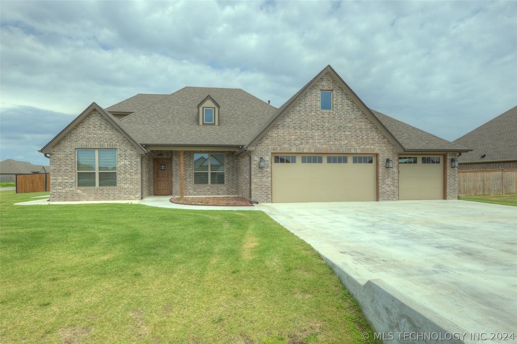 14249 N  68th East Ave, Collinsville, OK 74021