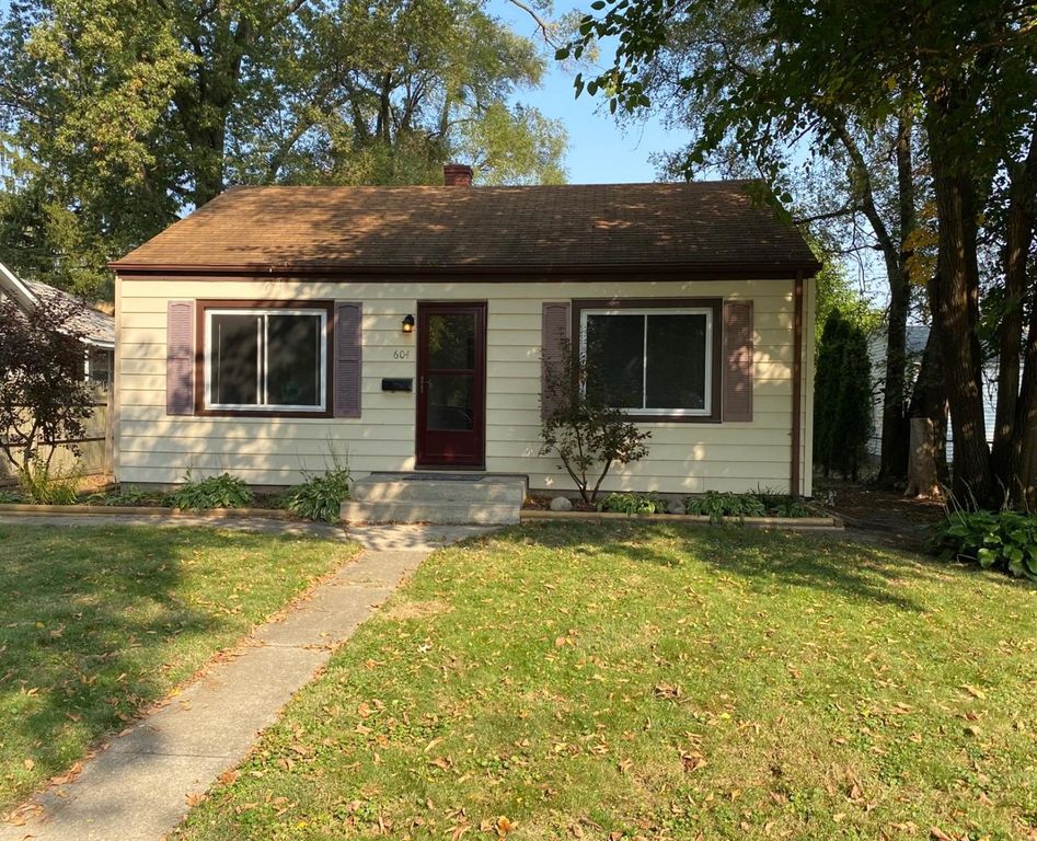 604 W Indiana Ave, Chesterton, IN - 2 Bed, 1 Bath Single-Family Home