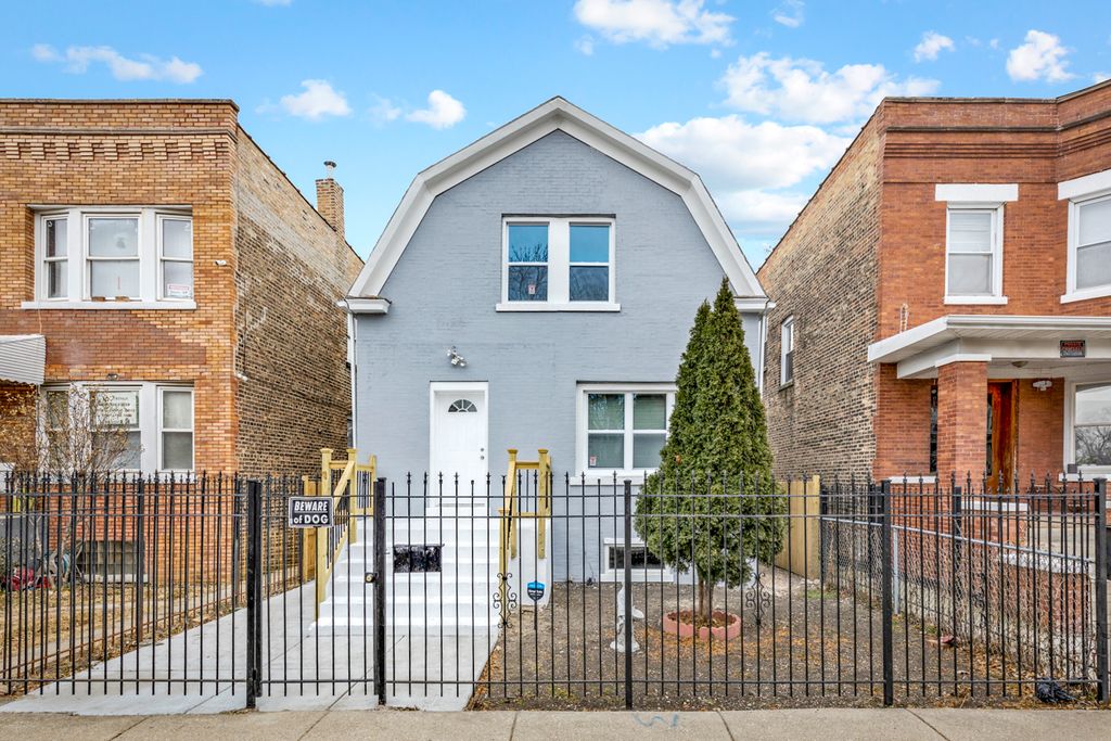 1047 N Central Park Ave, Chicago, IL 60651