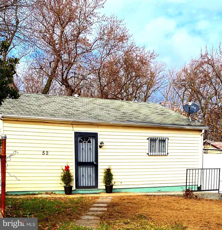 52 Bayou Ave, Capitol Heights, MD 20743