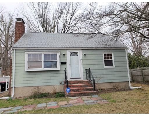 35 Fenway Cir, Brockton, MA 02301