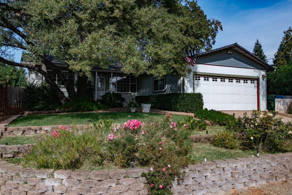 1830 Manchester Dr, Redding, CA 96002