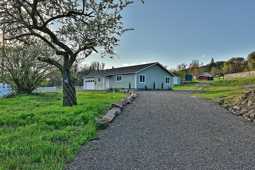 10098 Blackwell Rd, Central Point, OR 97502 Trulia