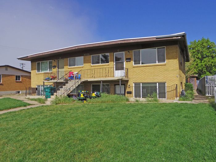 5776 S 2000 W, Roy, UT 84067