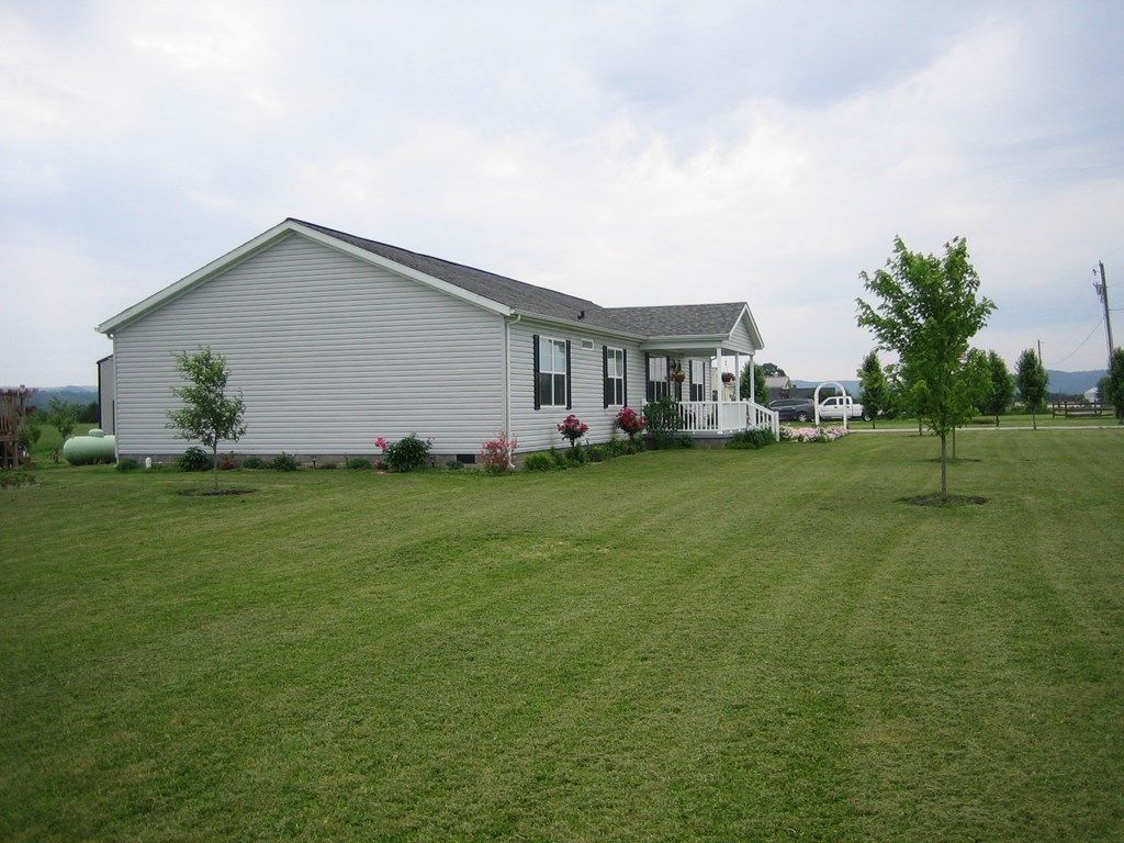 214 Grant Ln, Tollesboro, KY 3 Bed, 3 Bath SingleFamily Home 41 Photos Trulia