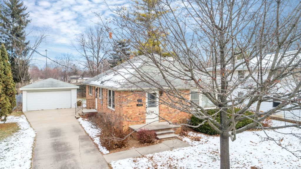 1122 Western Ave, Green Bay, WI 54303 Trulia