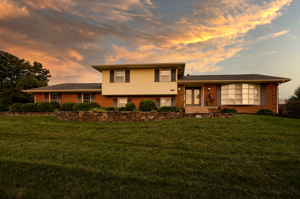 998 Edgewater Dr, Lexington, KY 40502