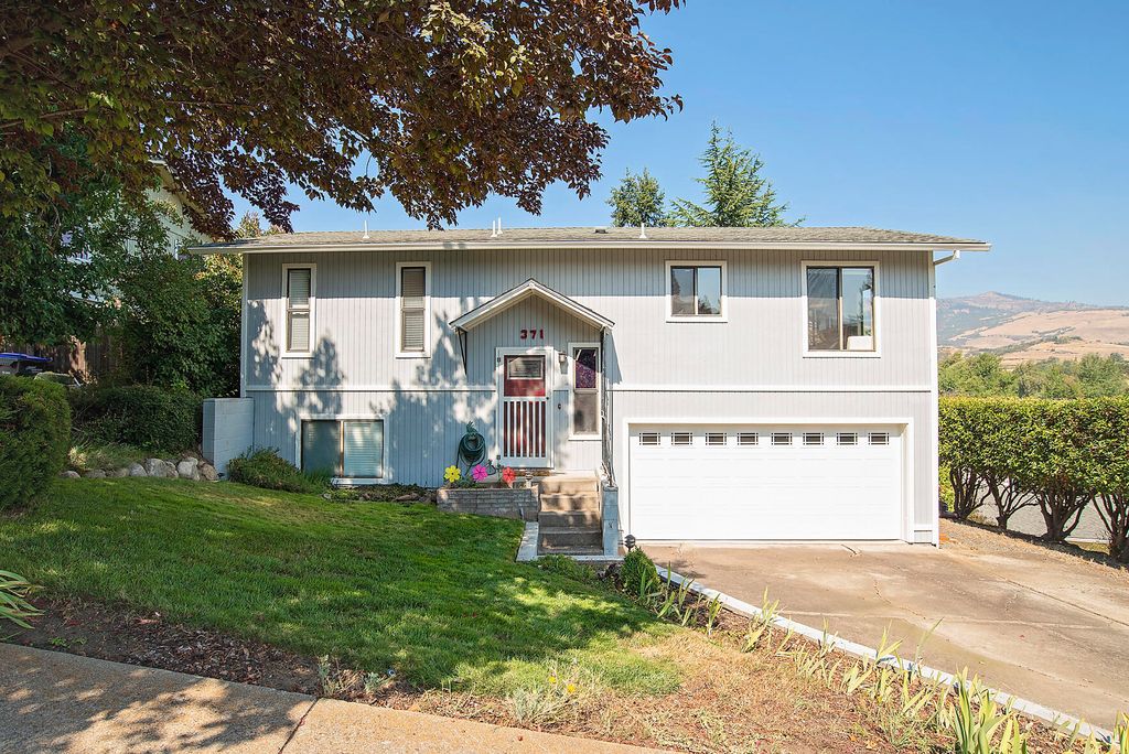 371 Patterson St, Ashland, OR 97520
