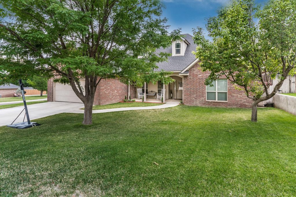 4 Jynteewood Cir, Canyon, TX 79015