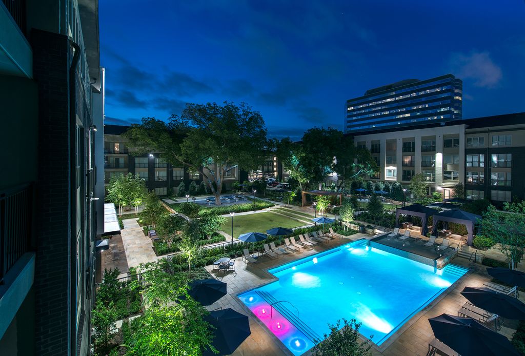 8250 Meadow Rd, Dallas, TX 75231
