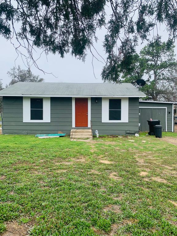 515 W Colonial Pkwy, Devine, TX 78016 Trulia