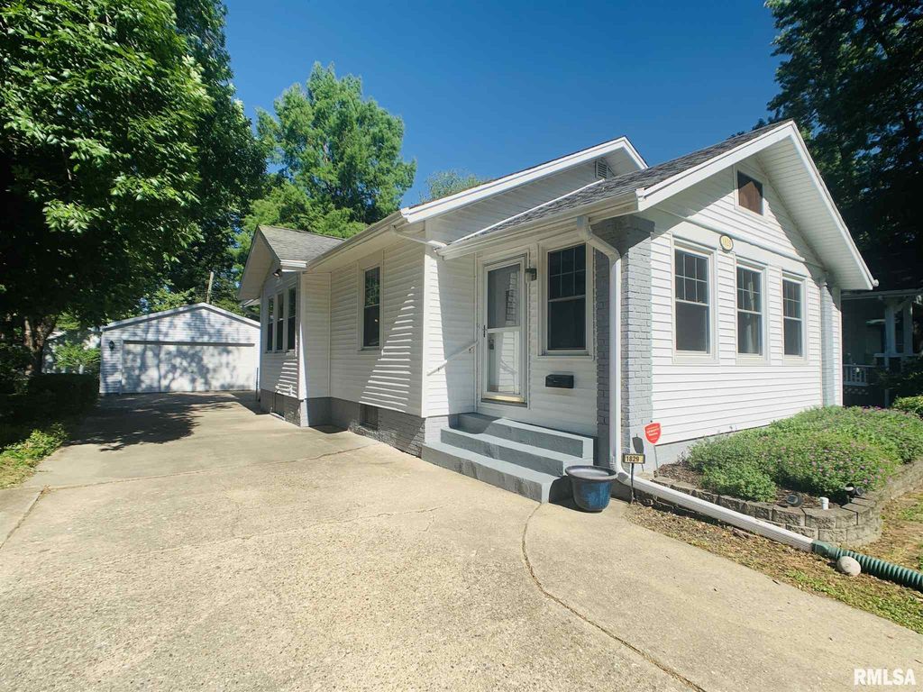 1829 S Park Ave, Leland Grove, IL 62704 Trulia