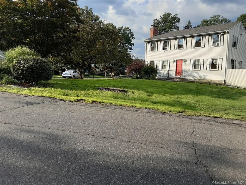 9 Sylvan Valley Rd, Meriden, CT 06451