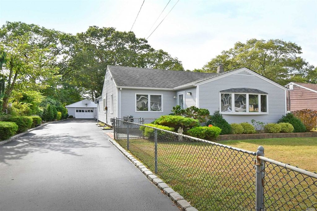 24 Aster Ave, Holtsville, NY 11742 Trulia