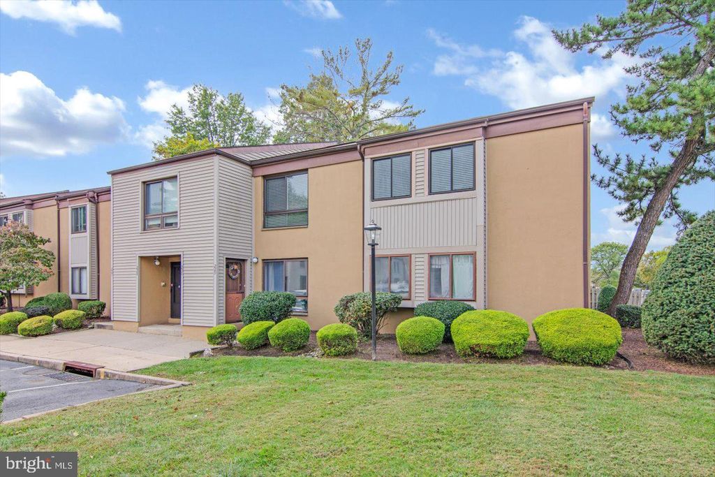 230 James Ct, Marlton, NJ 08053