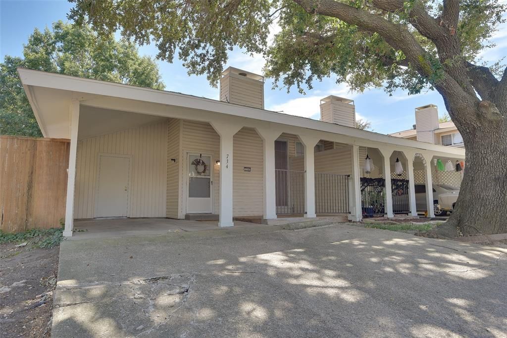 734 Intrepid Dr, Garland, TX 75043