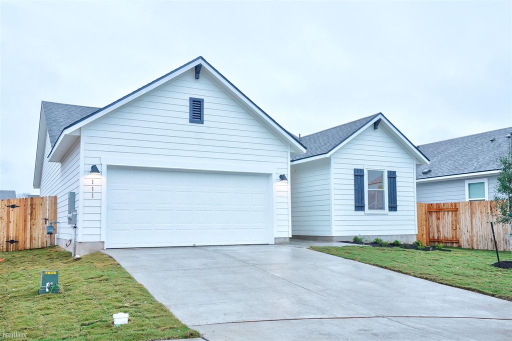 111 Cold Spring Loop, Bastrop, TX 78602