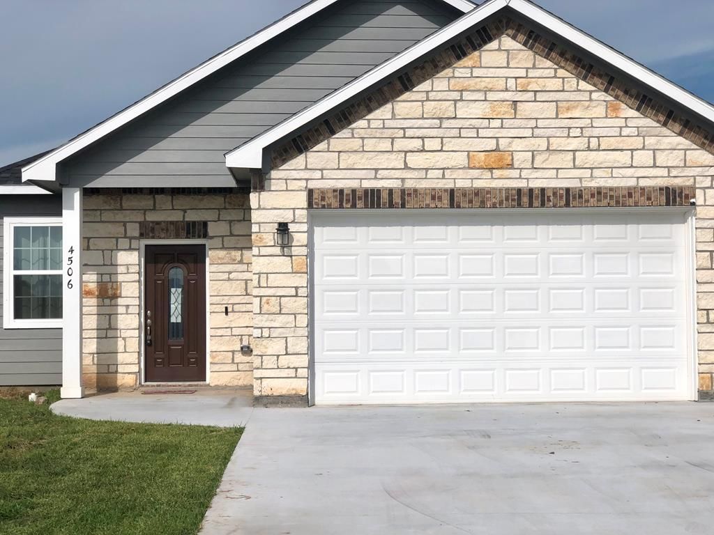 4506 Starling Dr, Bay City, TX 77414