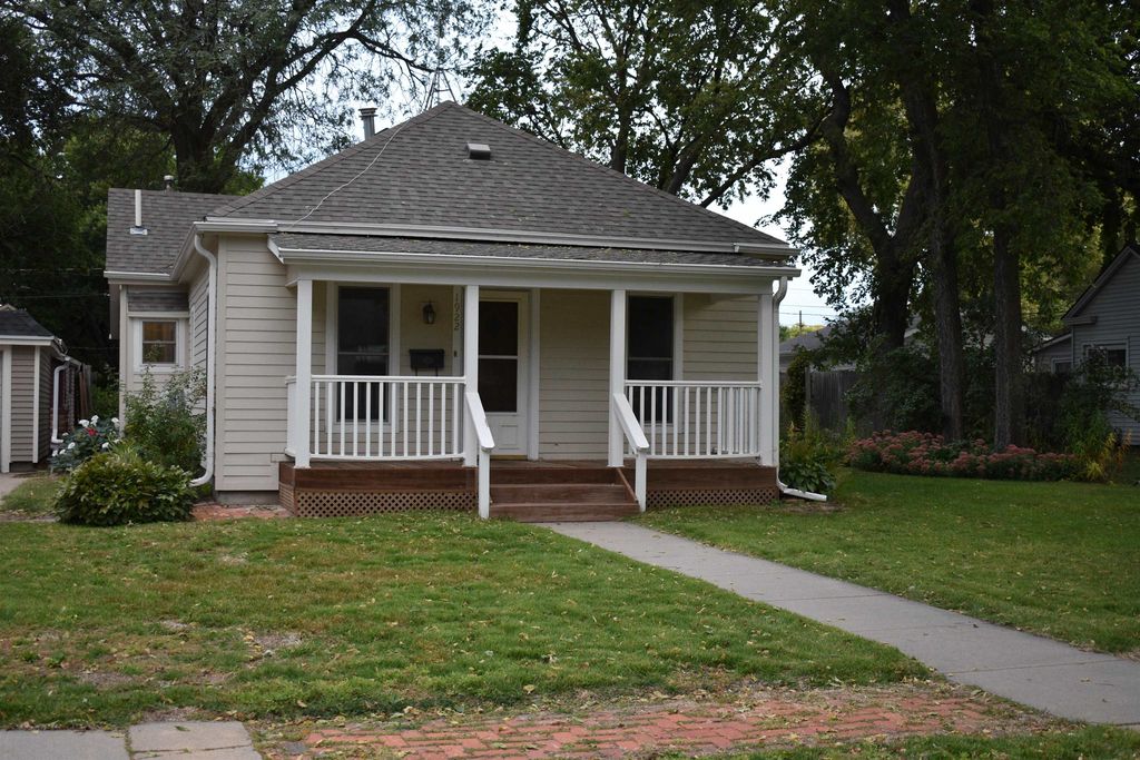 1922 7th Ave, Kearney, NE 68845