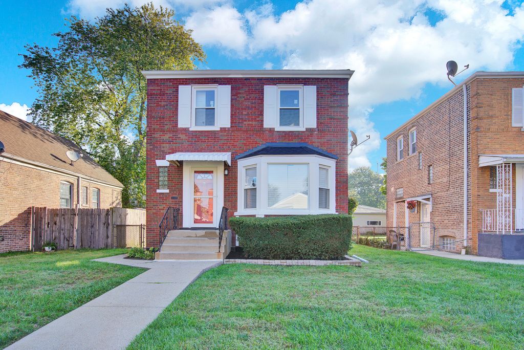 10823 S Eberhart Ave, Chicago, IL 60628