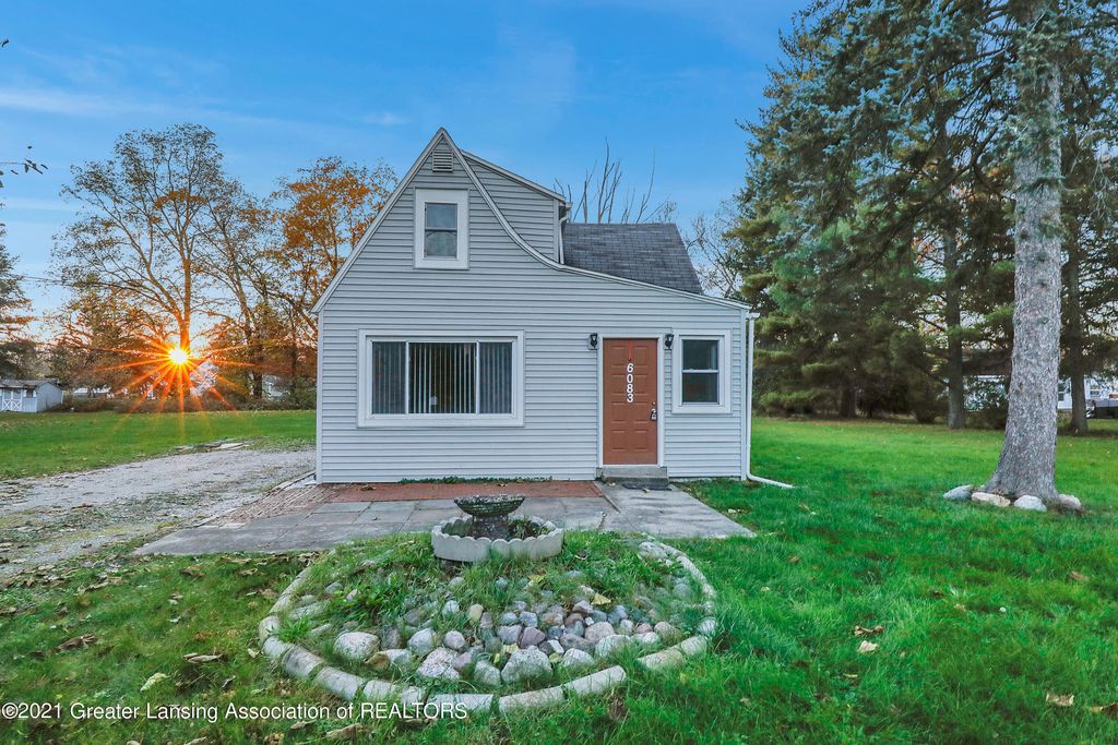 6083 Gibson Ave, East Lansing, MI 48823