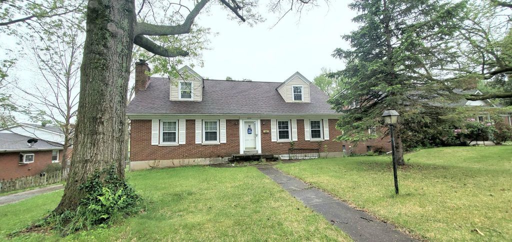 1252 Gainesway Dr, Lexington, KY 40517