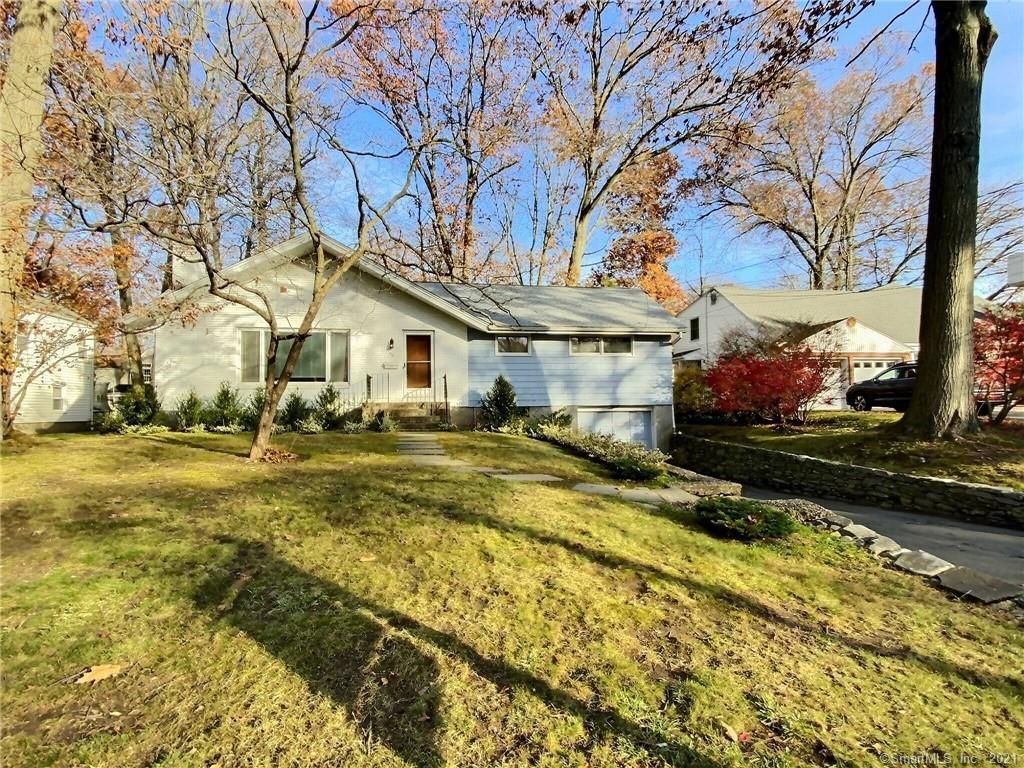 46 Miamis Rd, West Hartford, CT 06117
