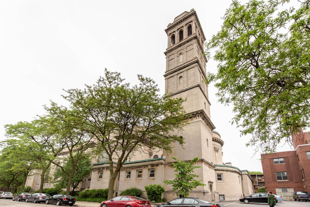 1733 W Pratt Blvd, Chicago, IL 60626