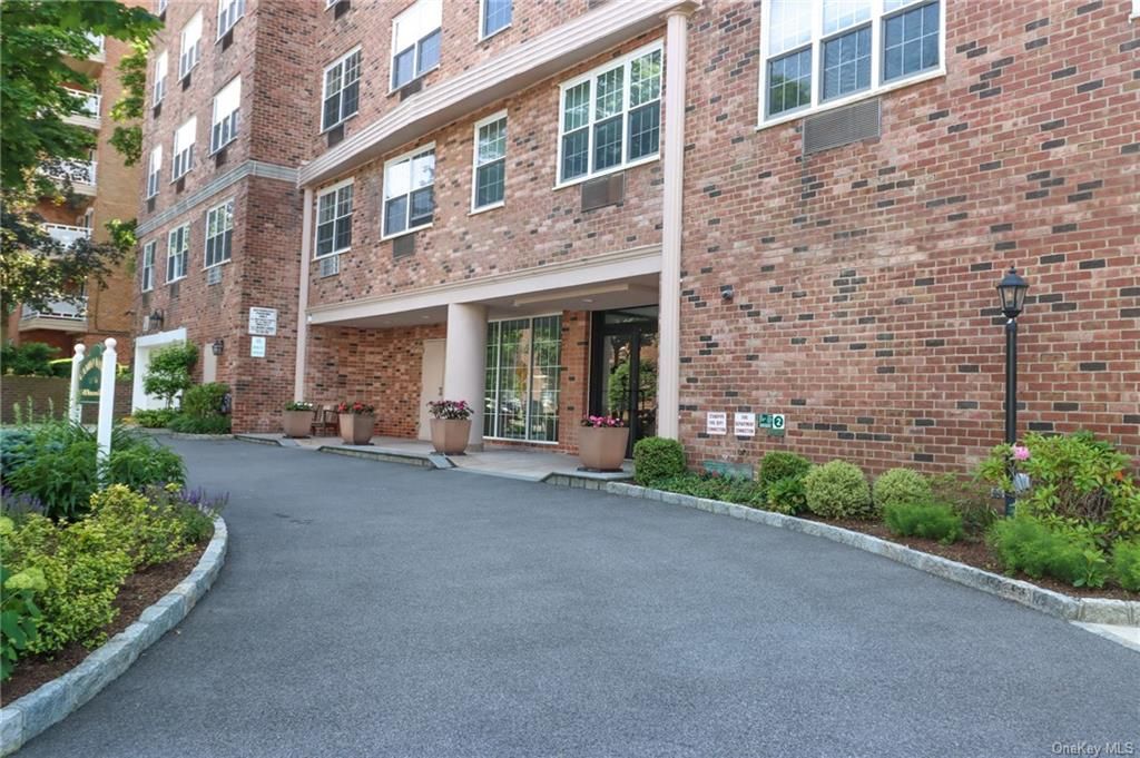 2 Old Mamaroneck Road UNIT 2F, White Plains, NY 10605