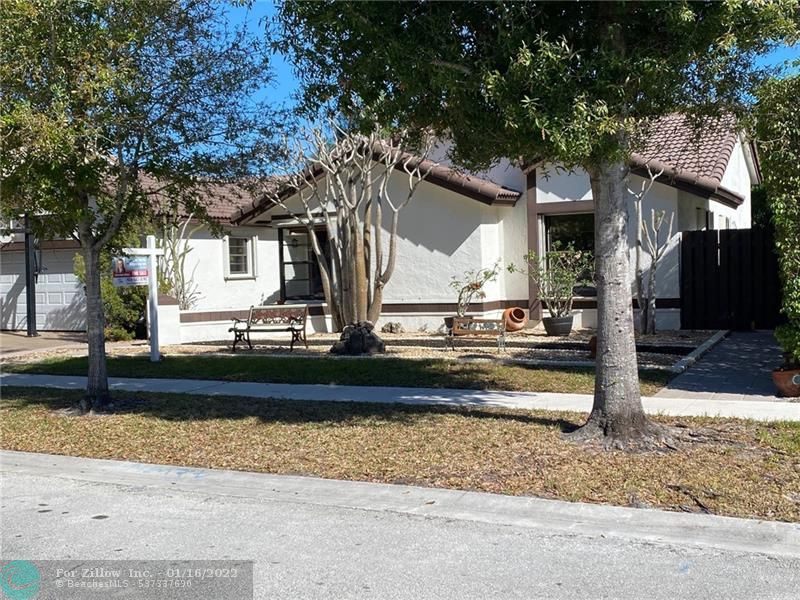 1860 NW 107th Ter, Plantation, FL 33322