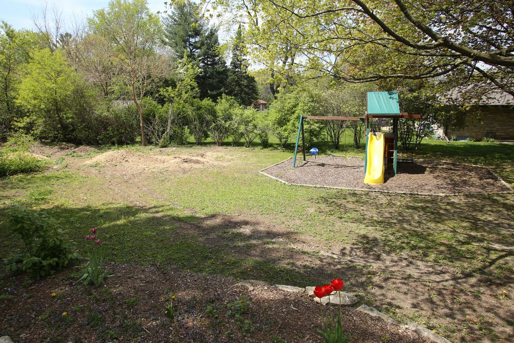 N59W21683 Silver Meadows Dr, Menomonee Falls, WI 53051