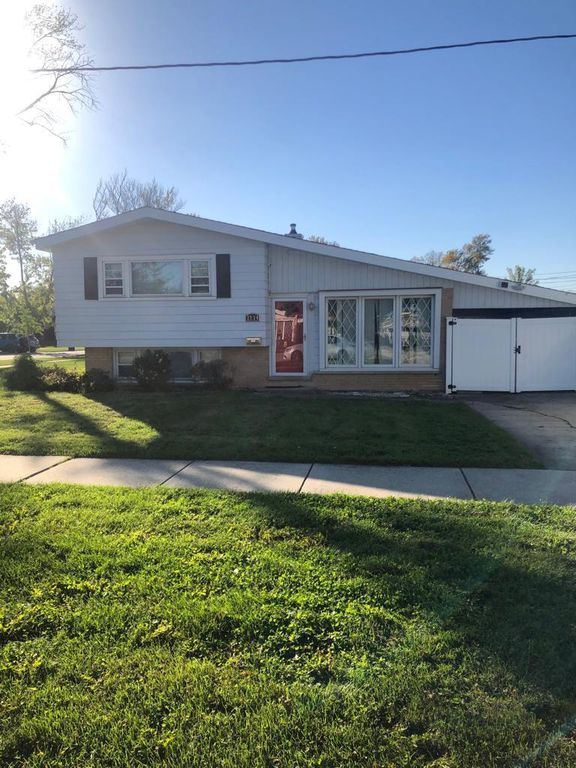 2734 S Craig Dr, Des Plaines, IL 60018