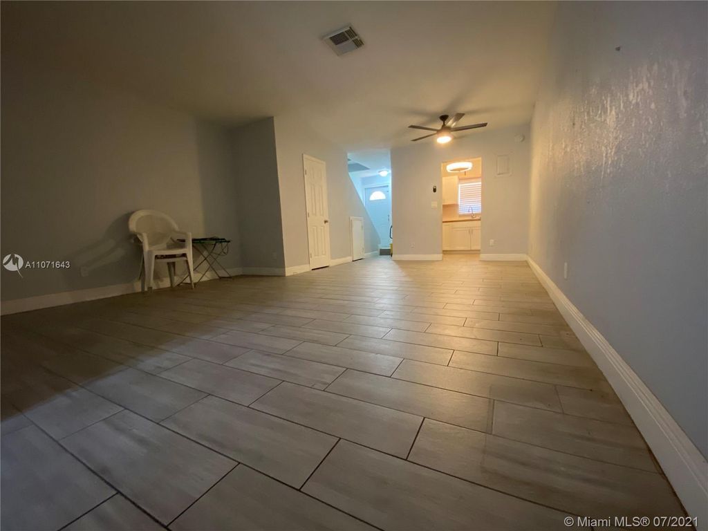 2466 Taylor St #4C, Hollywood, FL 33020