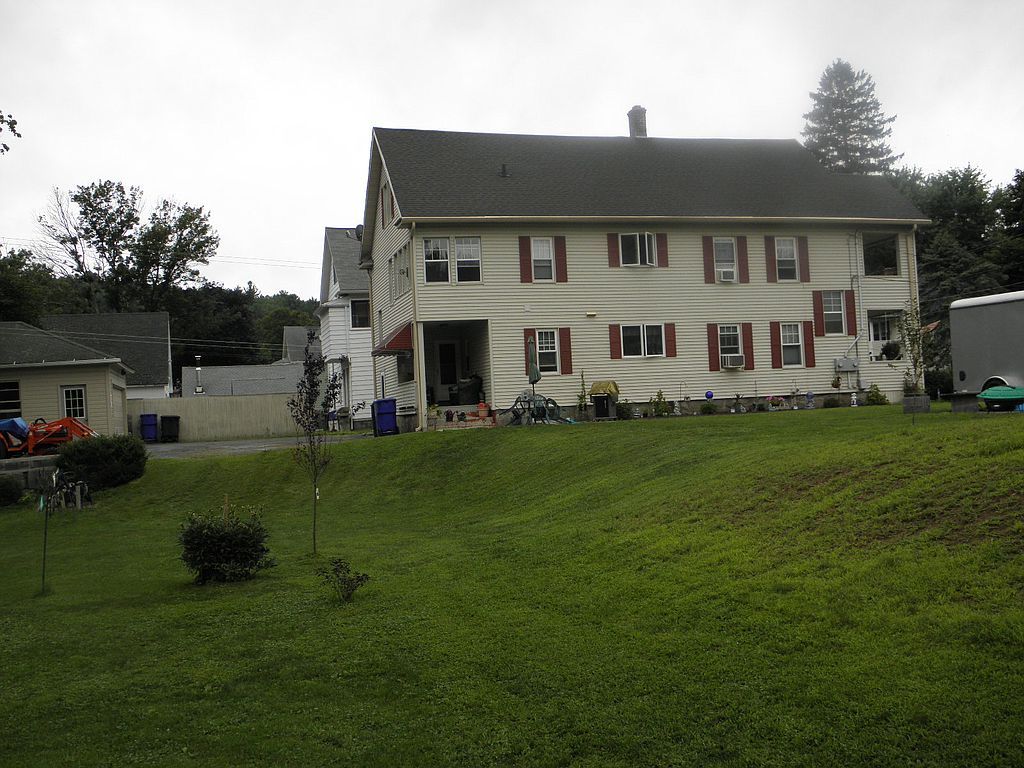 50-52 Tracy Ave, Torrington, CT 06790