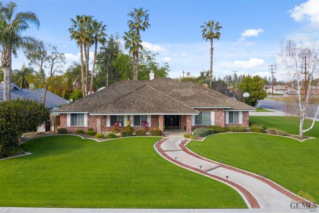 11300 Pinehaven Ave, Bakersfield, CA 93312