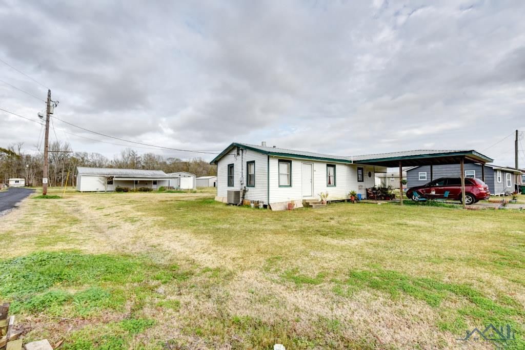 2256 &amp; 2258 Bayou Blue Rd, Houma, LA 70364 3 Bath Multi
