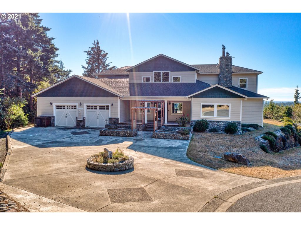 1911 Dee Trl, Port Orford, OR 97465