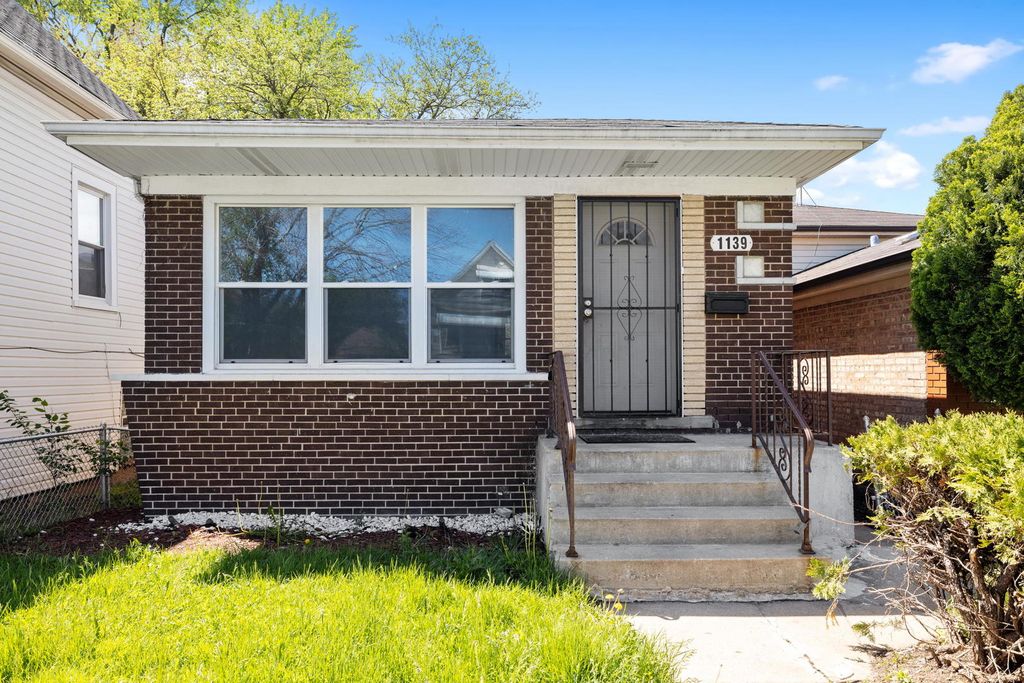 1139 E 82nd Pl, Chicago, IL 60619