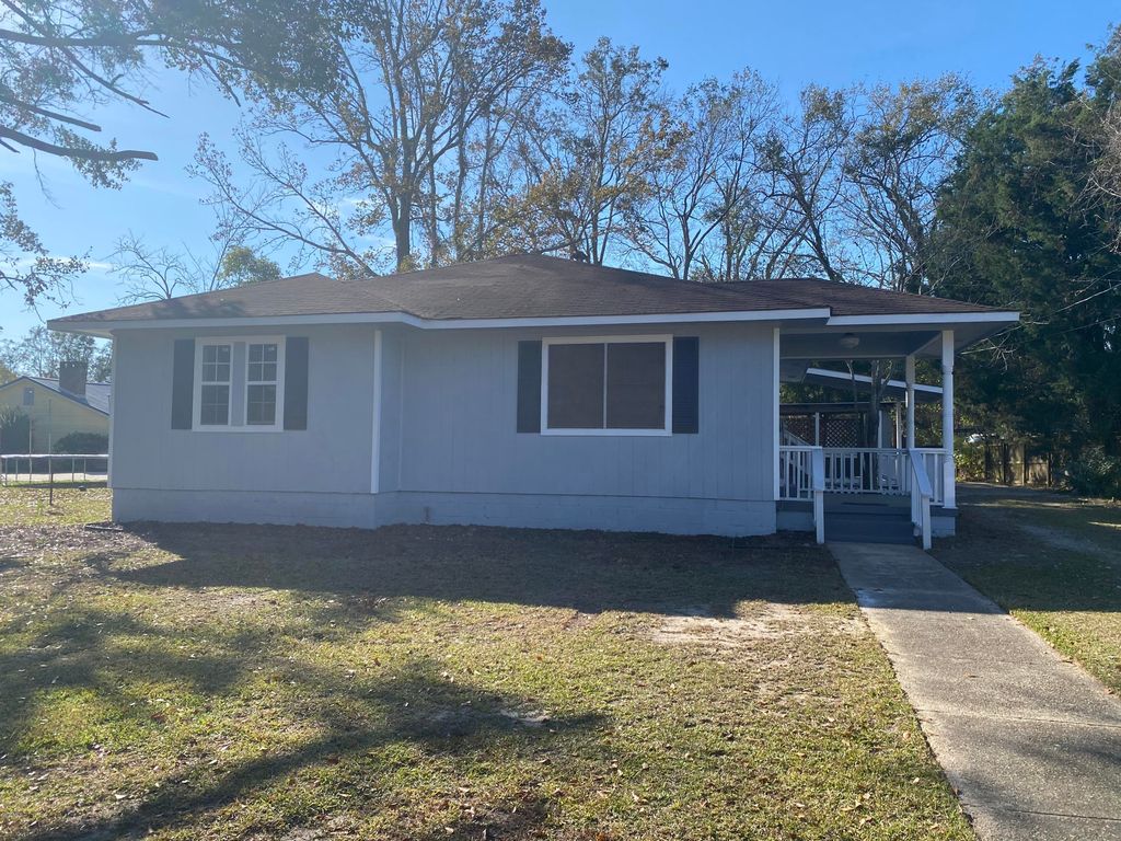 2918 Bellview Ave, Moss Point, MS 39563