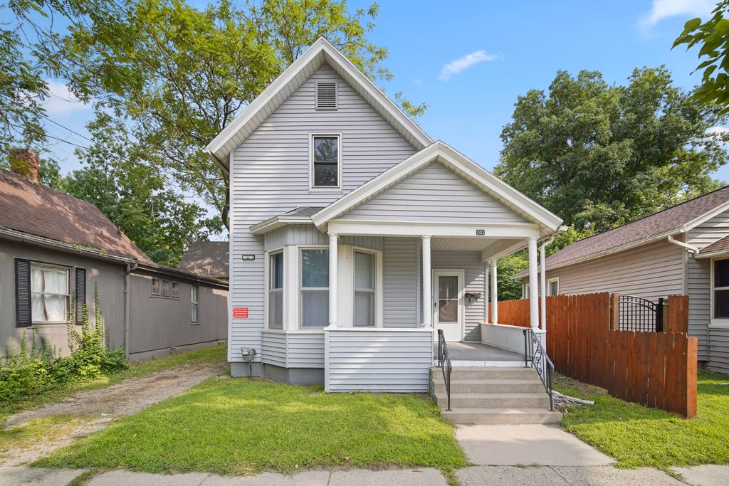 202 E Trail St, Jackson, MI 49201