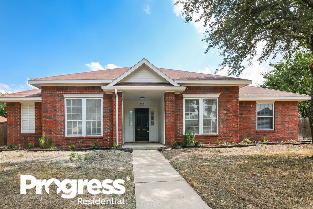 153 N Waterford Oaks Dr, Cedar Hill, TX 75104