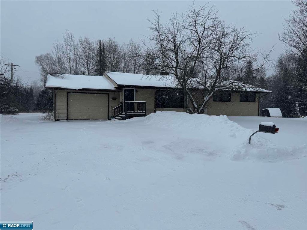 10 7th St SE, Cook, MN 55723
