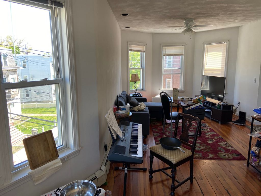 55 Mansfield St #3A, Allston, MA 02134