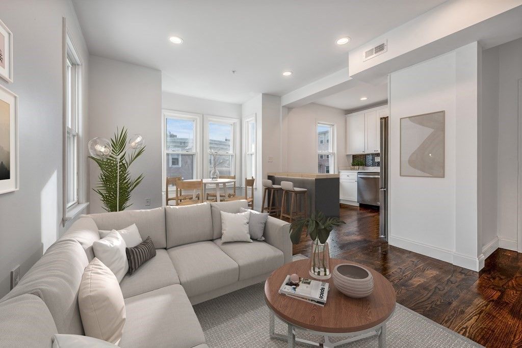 204 E Eagle St #3, Boston, MA 02128