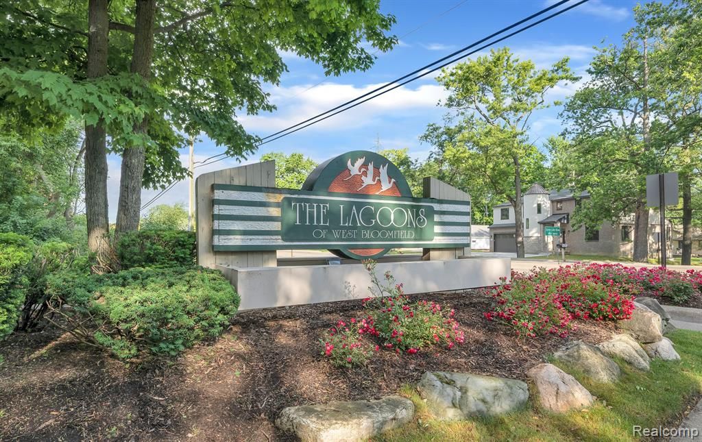 5039 Lagoons Cir, West Bloomfield, MI 48323 MLS 20240040177 Trulia