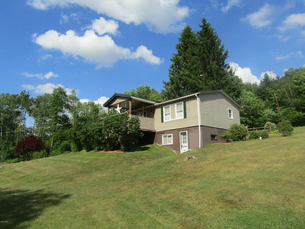 28 Mousley Ln, Honesdale, PA 18431
